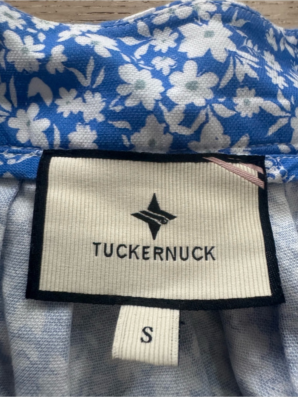 TUCKERNUCK BLOOMS ON BROAD FINLEY FLUTTER SLEEVE TOP S - Picture 8 of 9